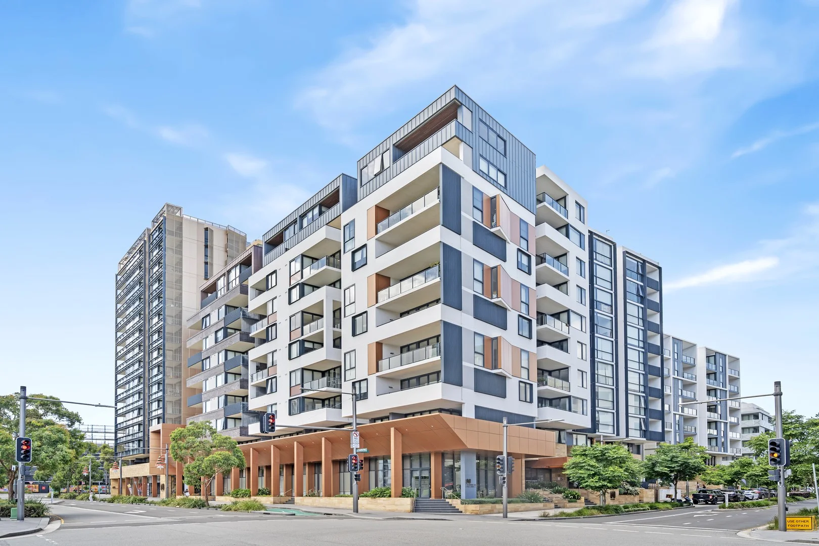 206/6 Paul Street (1/10)