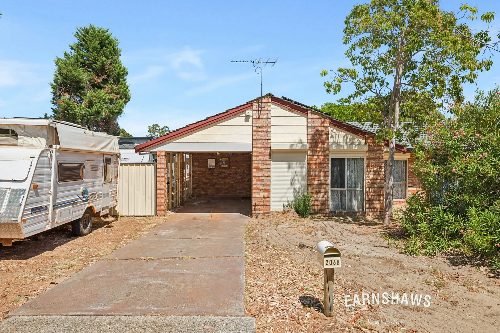 206b Blackadder Road (1/16)