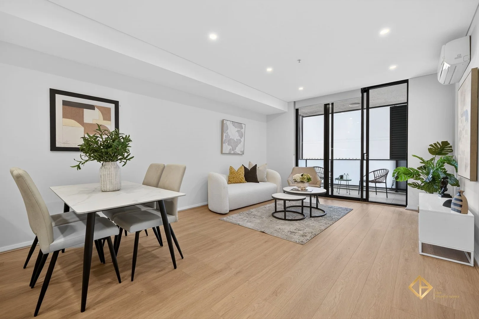 207/14 Woniora Road (1/1)