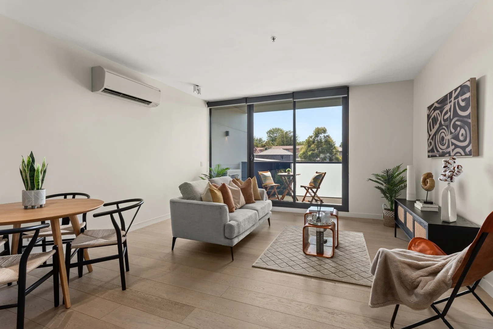 208/828 Burke Road (1/1)