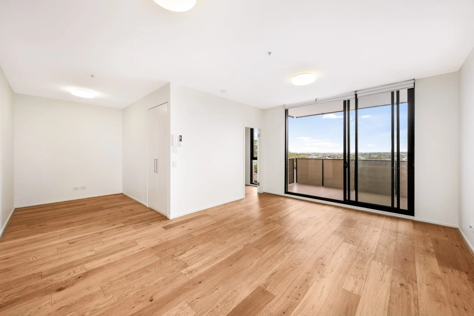 209/460 Forest Road (1/9)