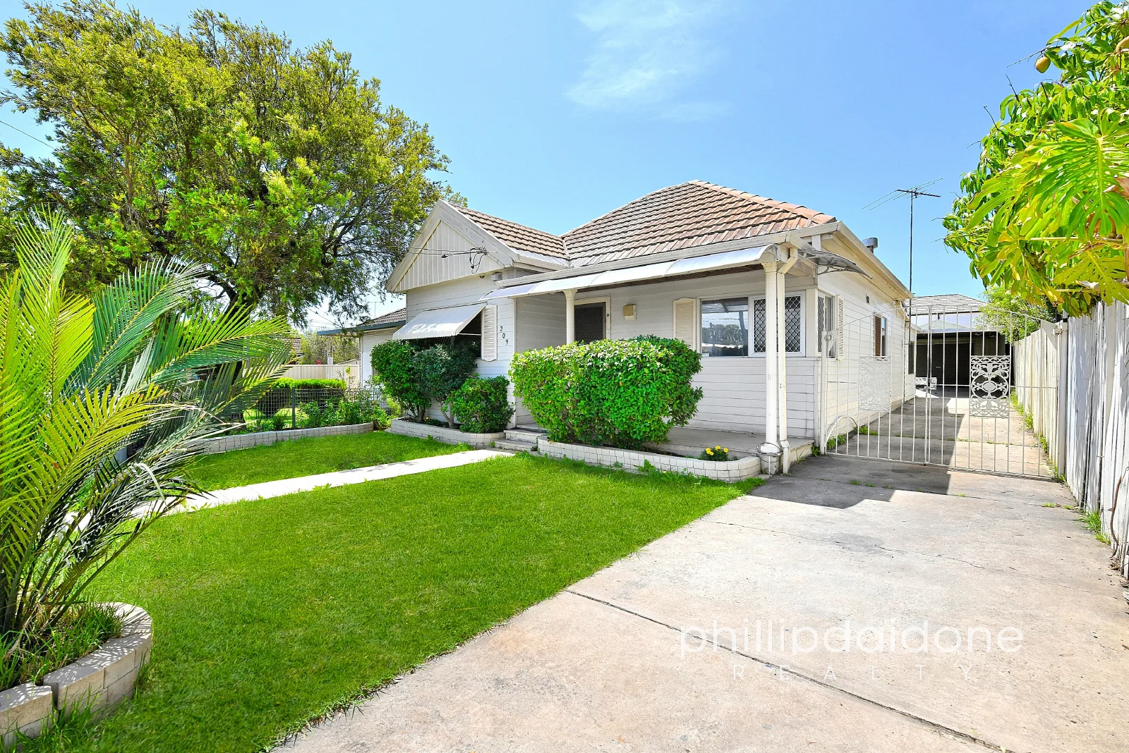 209 Rawson Street (1/14)