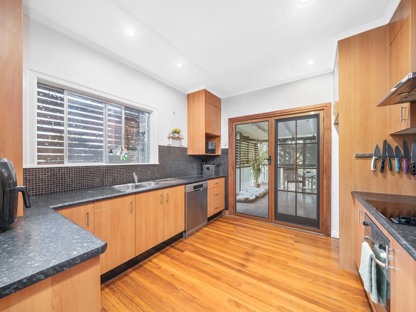 209A Macdonnell Road (1/18)