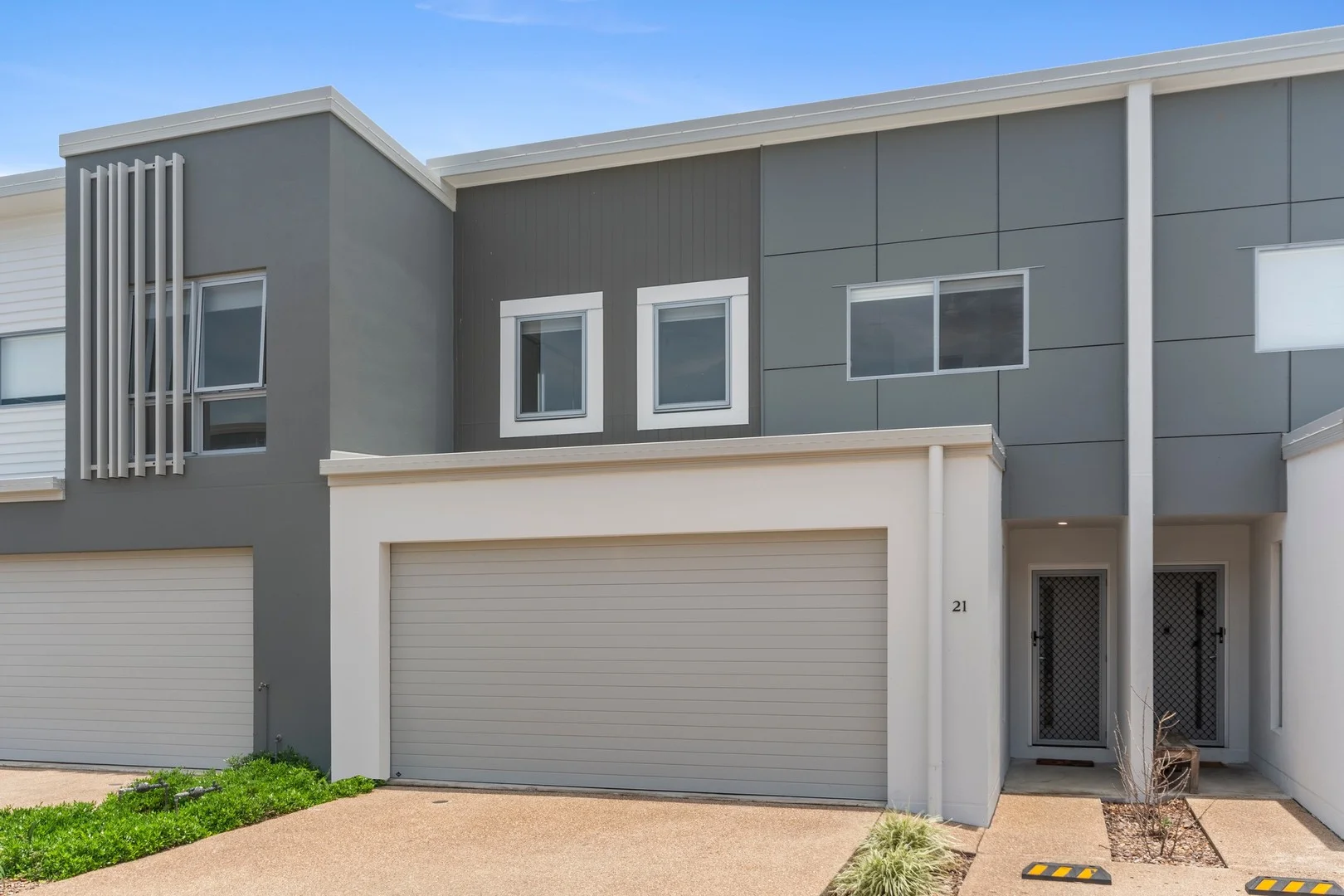 21/20 Boult Crescent (1/16)