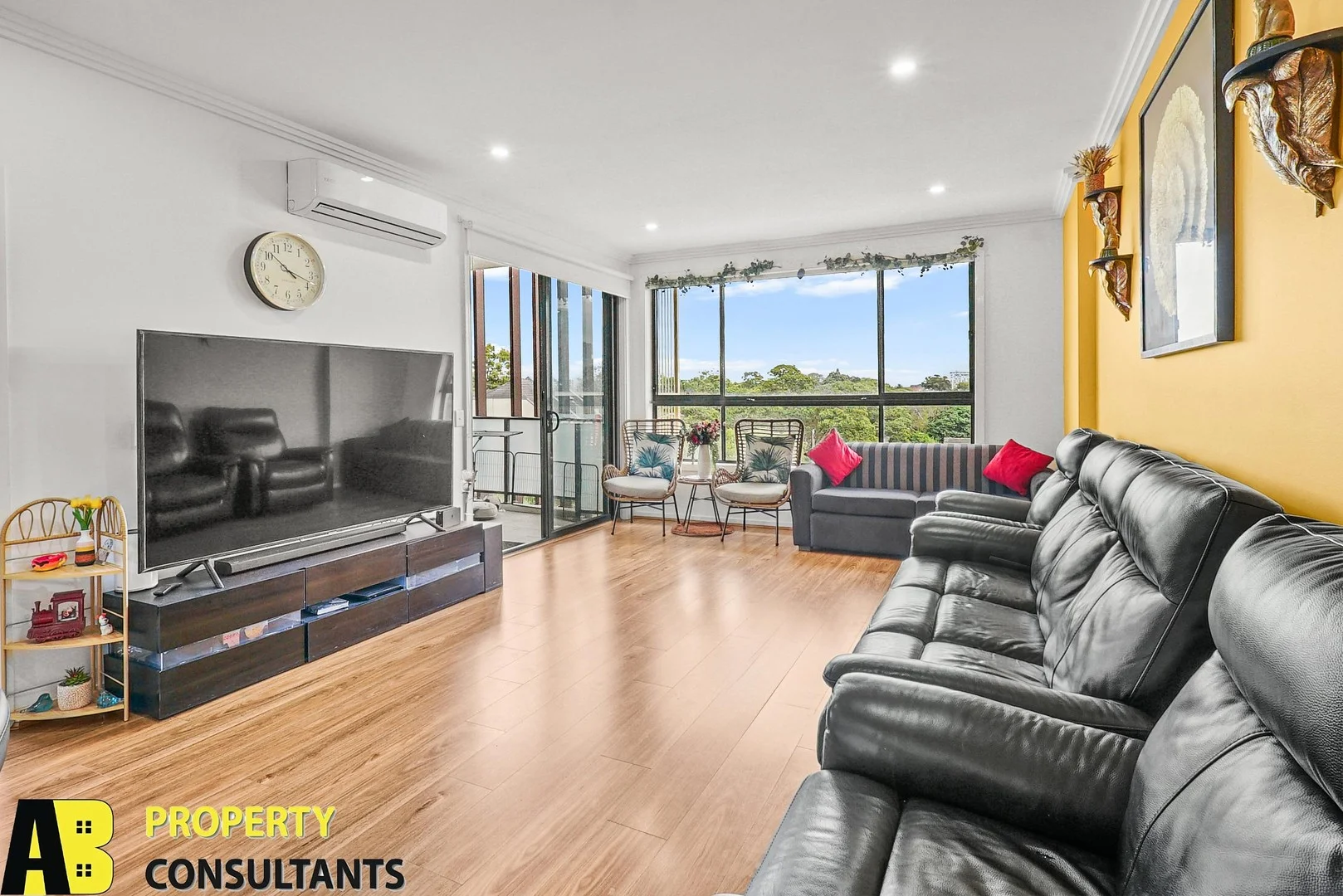 21/9-11 Weston Street (1/15)