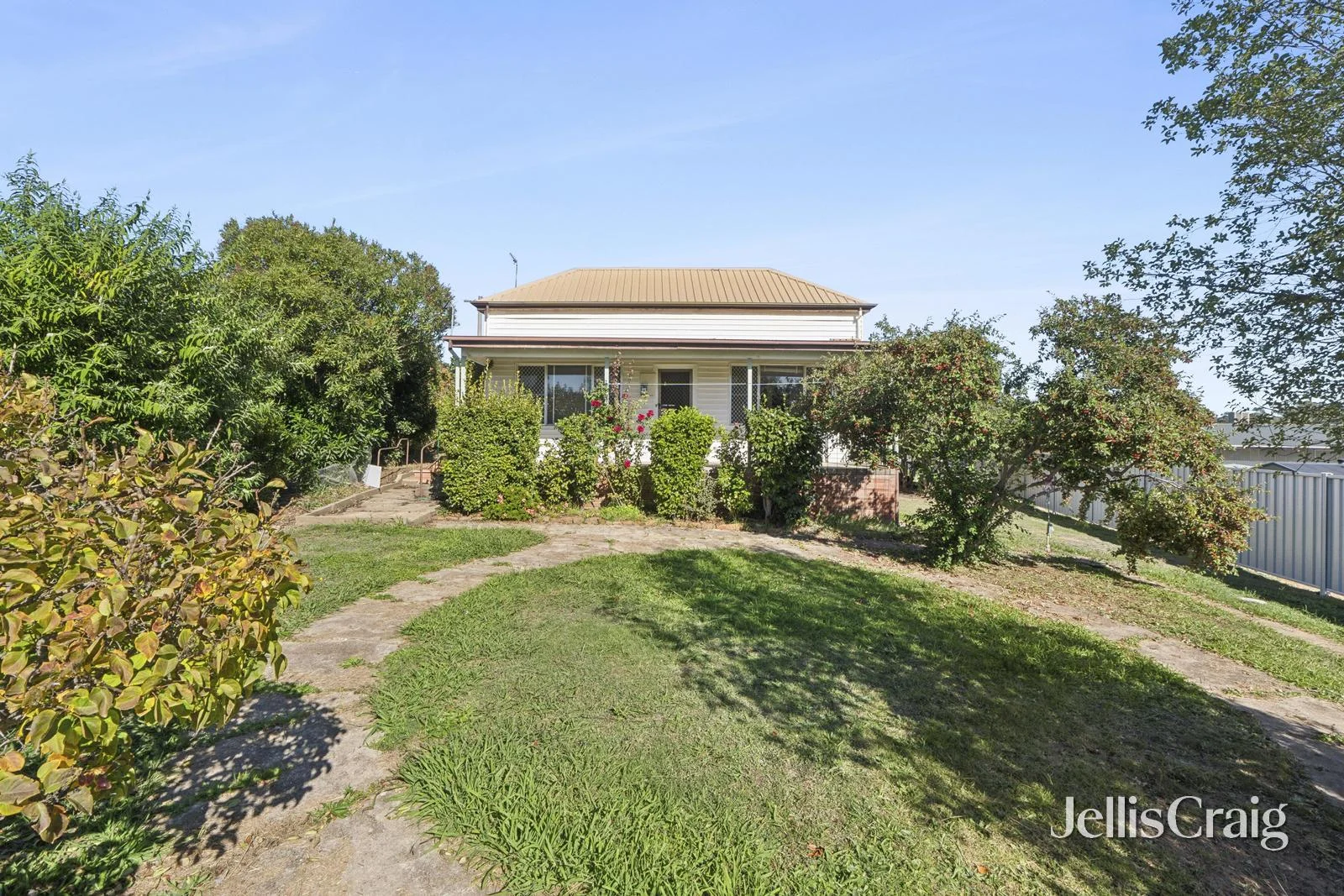 21 Adams Street (1/11)