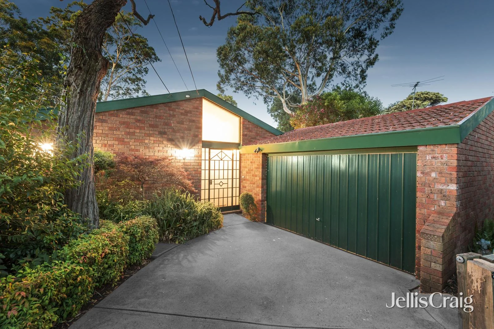 21 Greenways Road (1/13)
