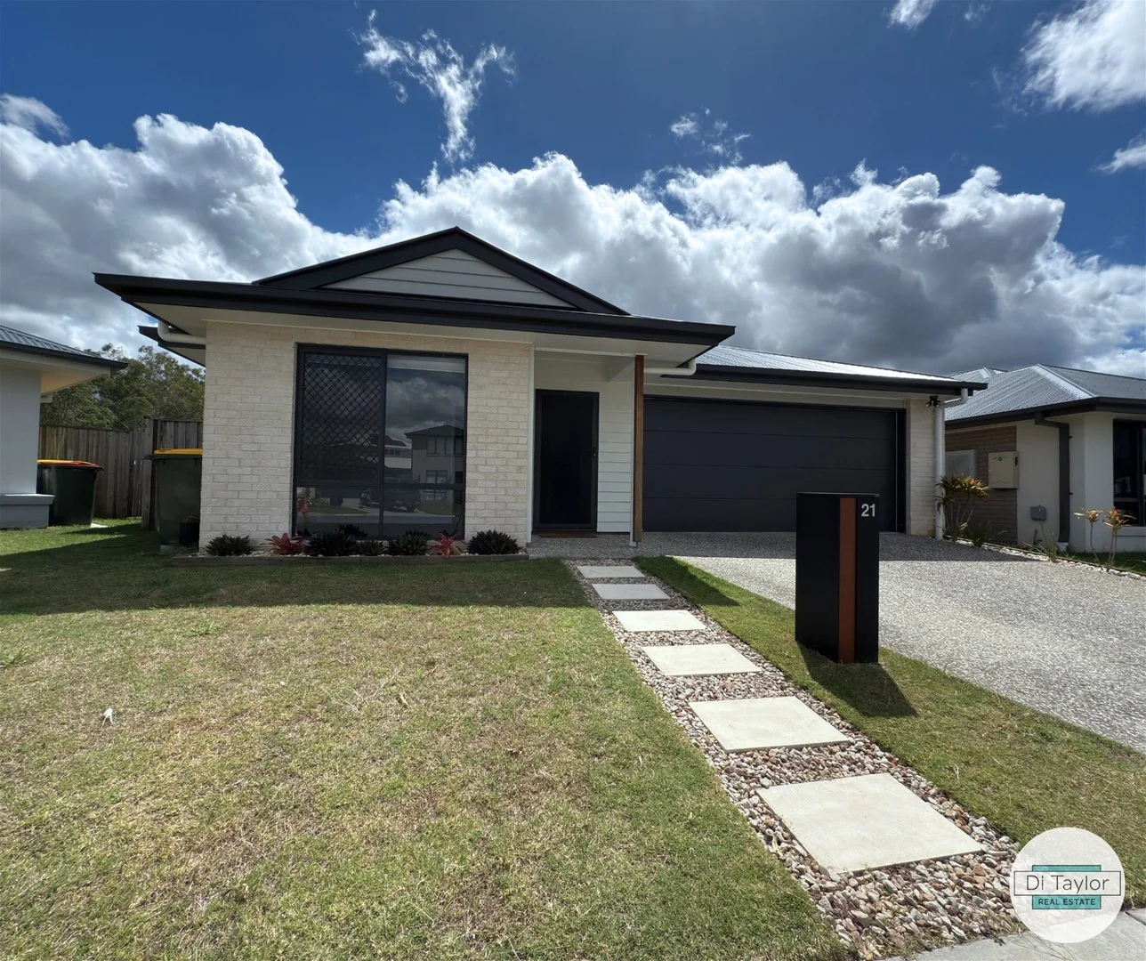 21 Isaac Place (1/12)