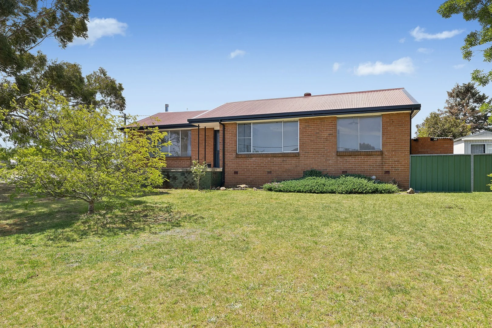 21 James Parade (1/11)