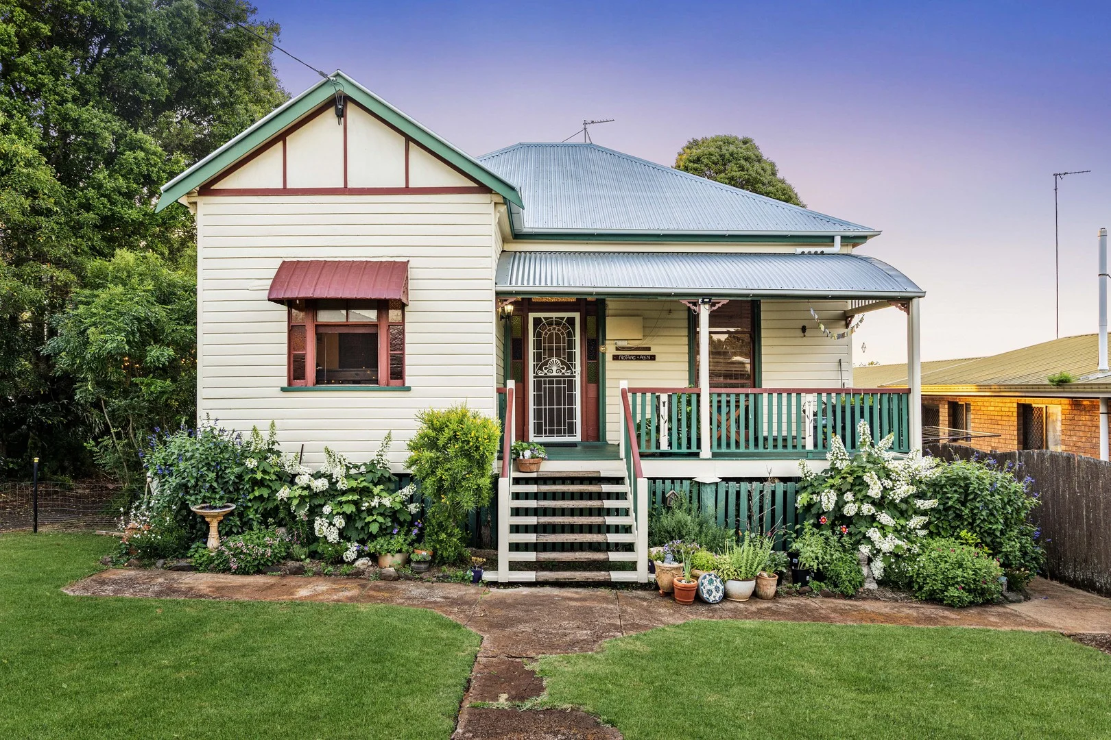 21 Llewellyn Street (1/18)