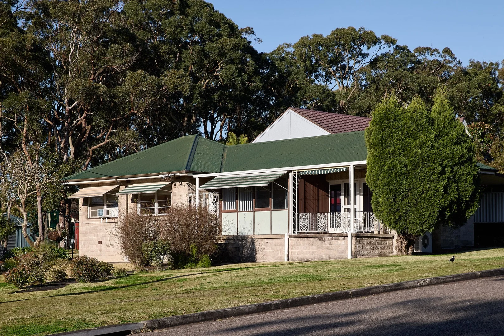 21 Lurnea Crescent (1/12)