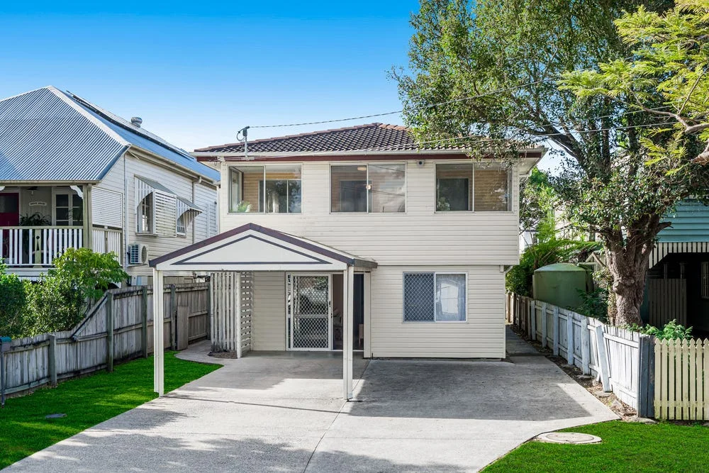 21 Moreton Avenue (1/13)