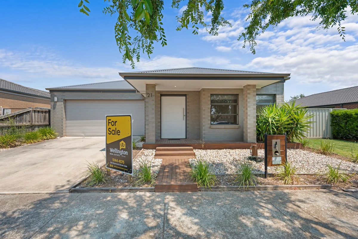 21 Ruthberg Drive (1/18)