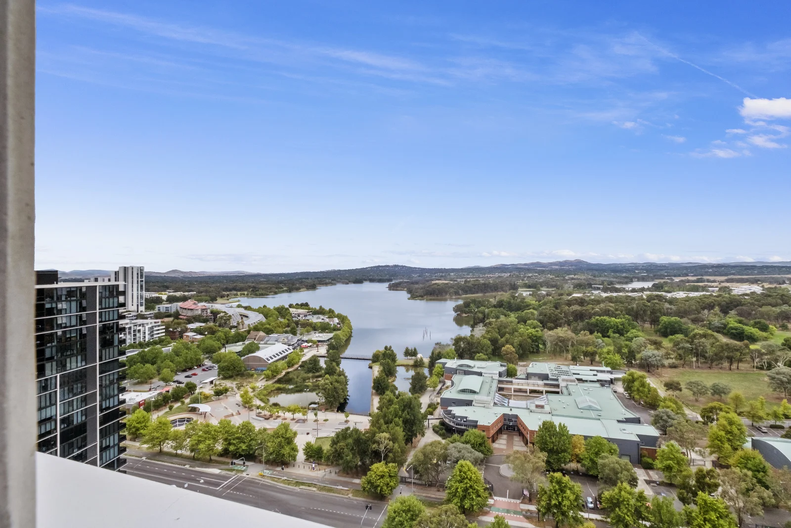 2108/120 Eastern Valley Way (1/1)
