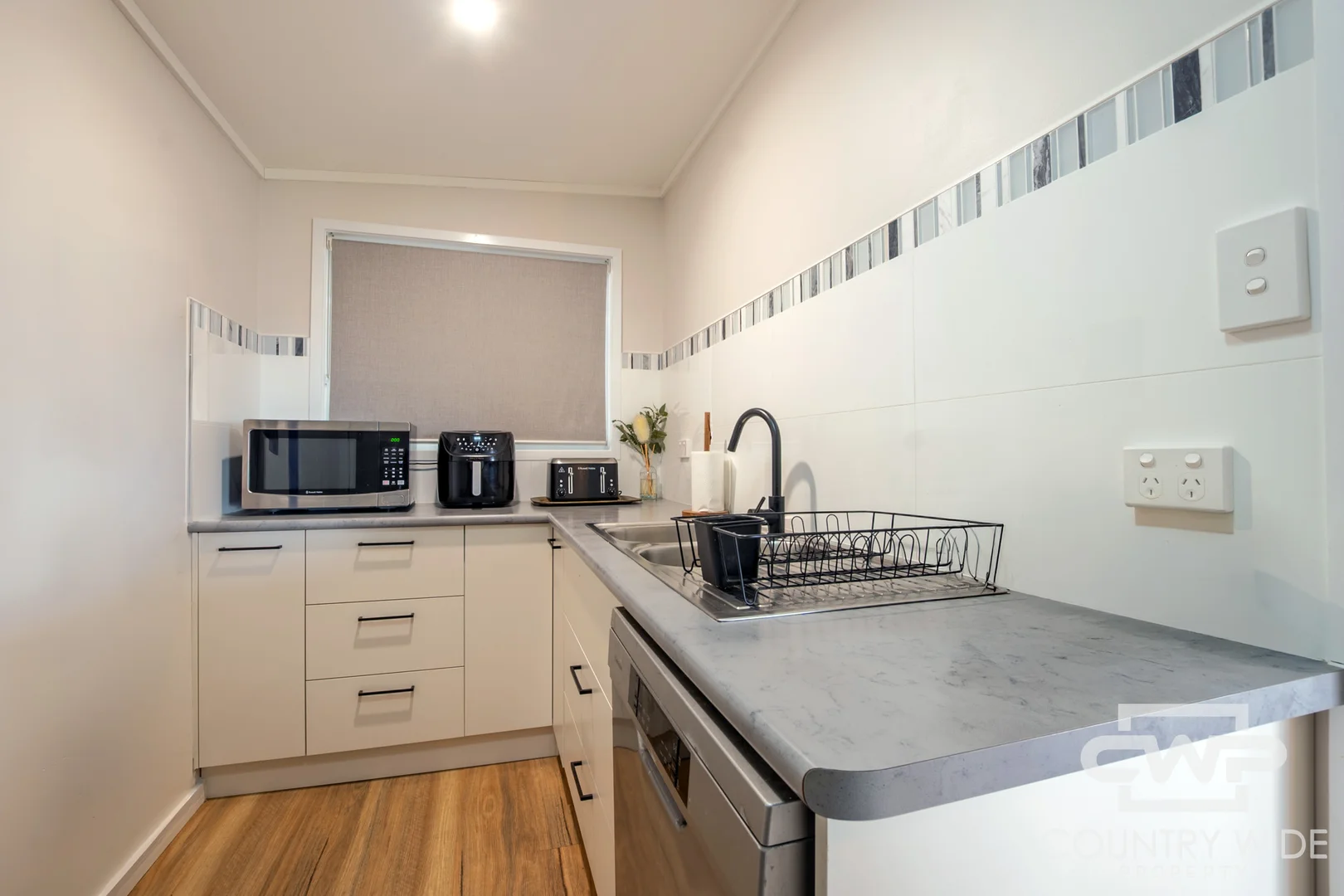2125 Wellington Vale Road - Image 5