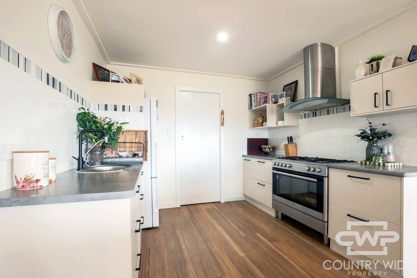 2125 Wellington Vale Road - Image 3