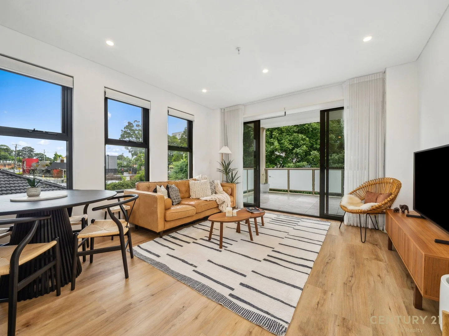 213/417-419 Pacific Highway (1/14)
