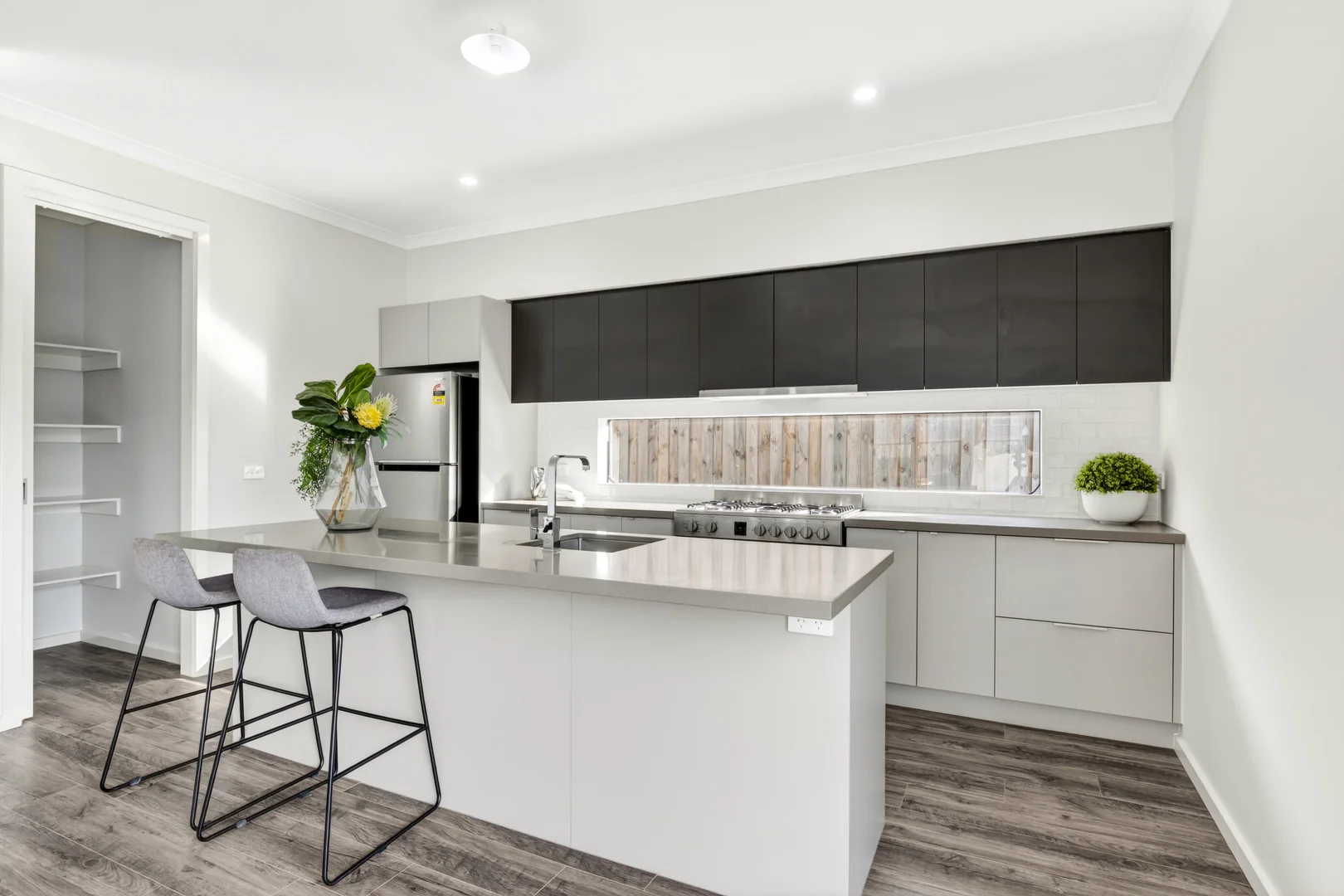 213 Tower Road - Image 4