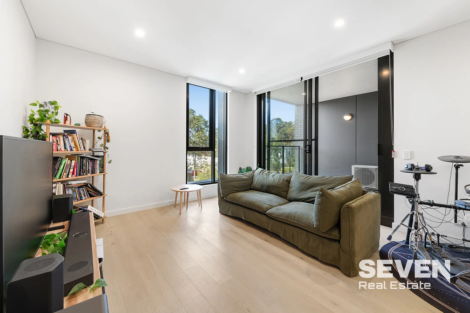 215/1 Mulyan Street (1/12)