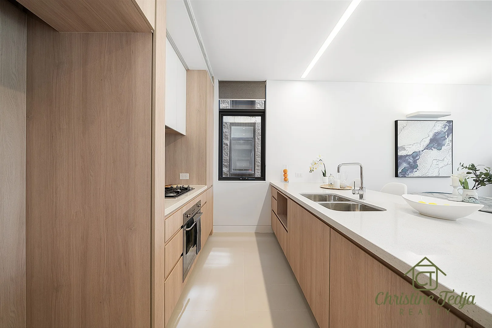 215/7 Dunstan Grove (1/6)