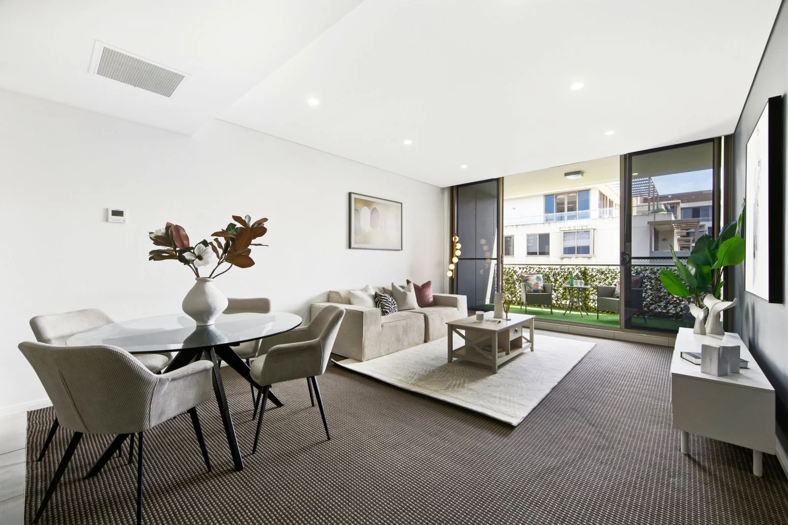 216/132-138 Killeaton Street (1/16)