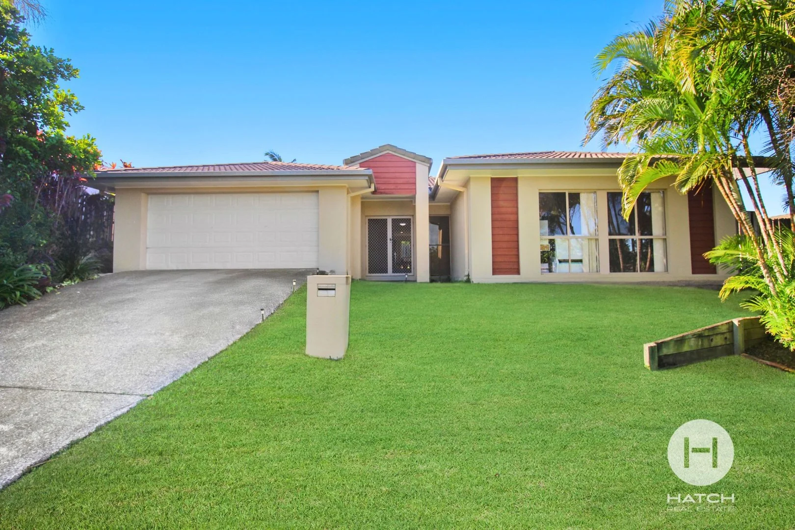 216 Billinghurst Crescent (1/24)