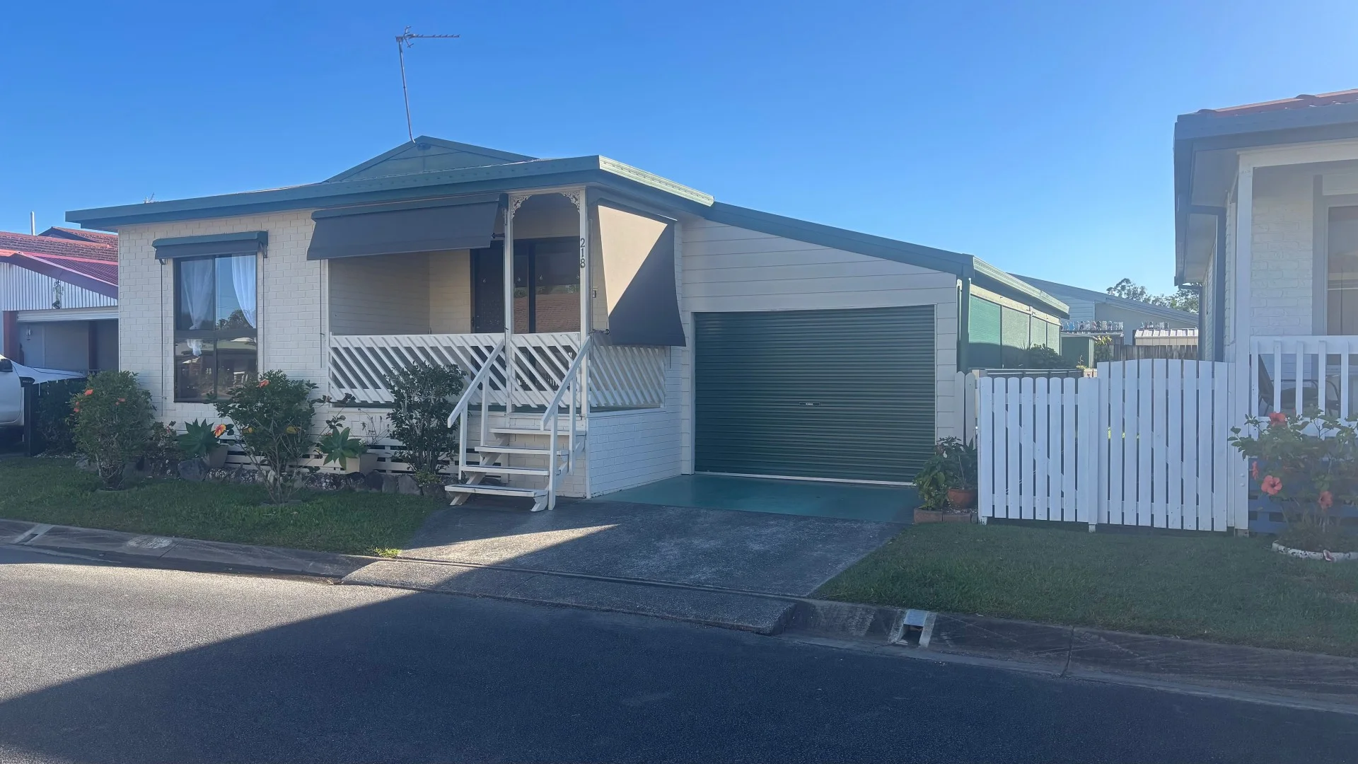 218/325 Reedy Creek Road (1/6)