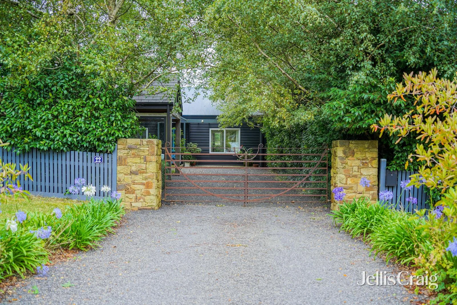 22 Albert Street - Image 2