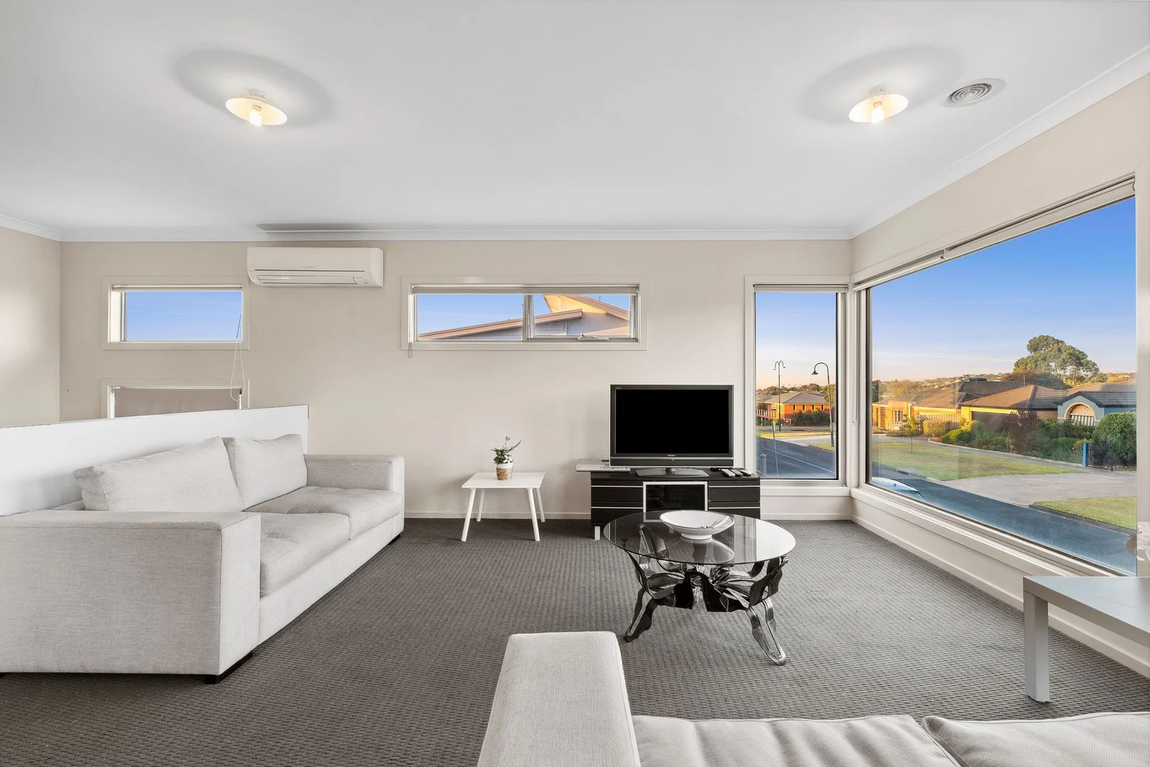 22 Barrands Lane - Image 3