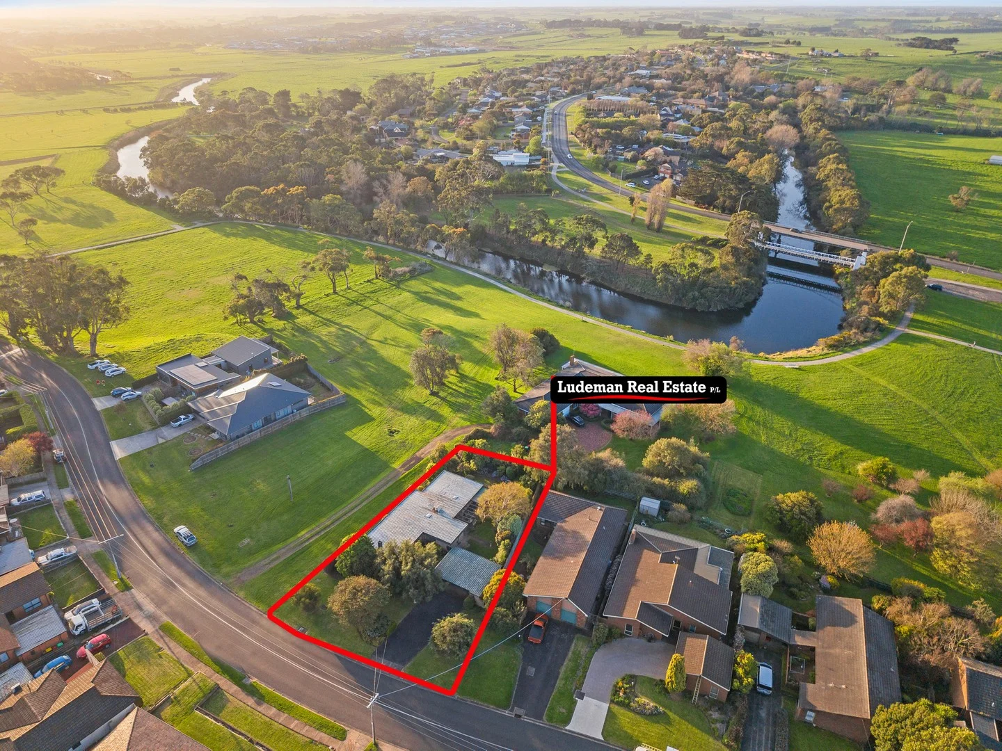 22 Dooley Street (1/20)