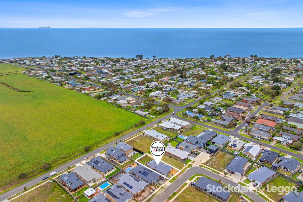22 Newport Crescent - Image 4
