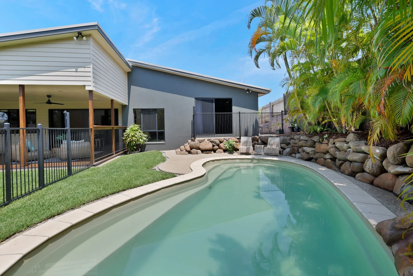22 Sunseeker Court (1/28)