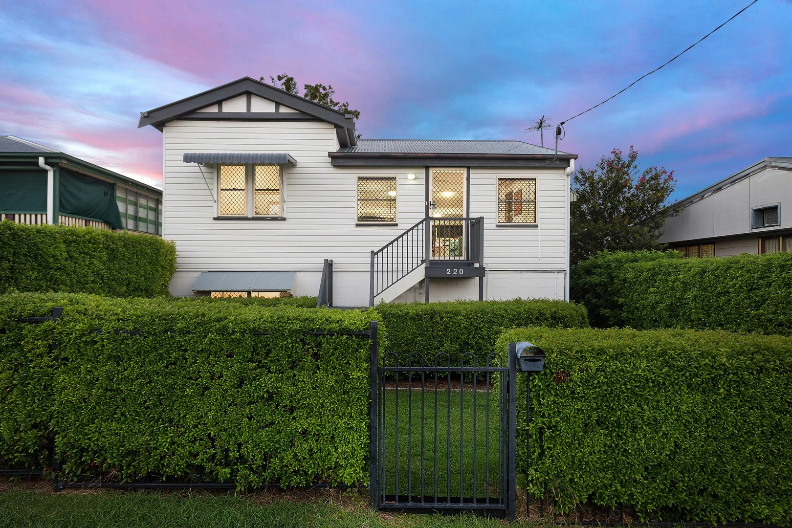 220 Denham Street (1/12)