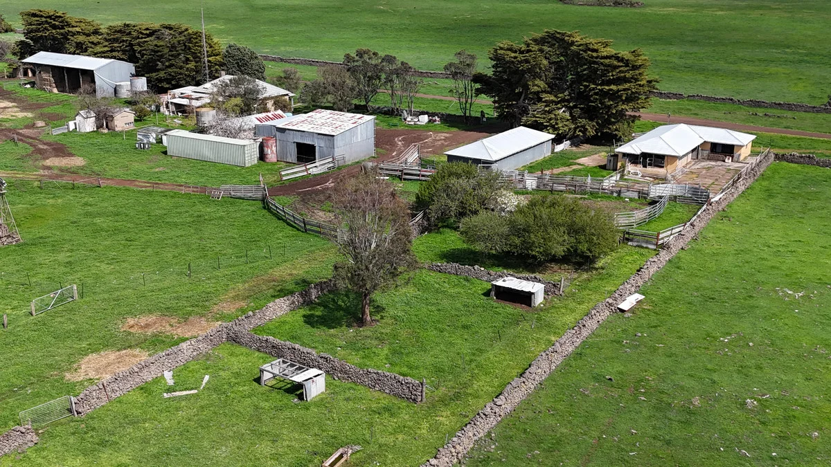 220 Harlocks Road - Image 2