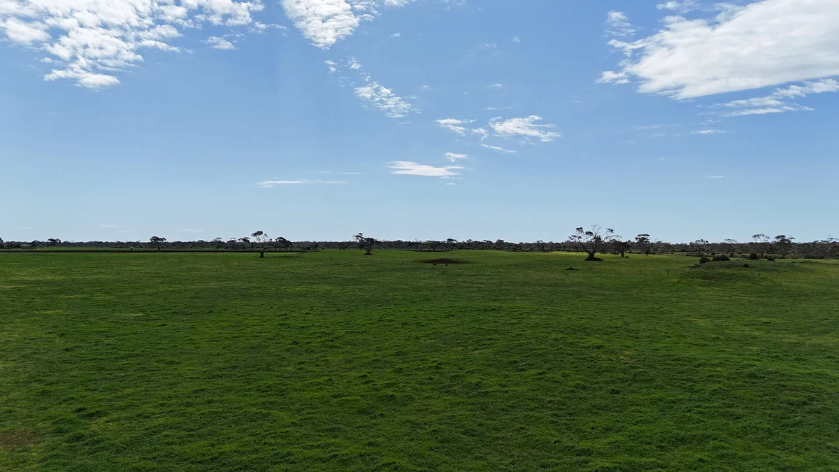 220 Harlocks Road - Image 4