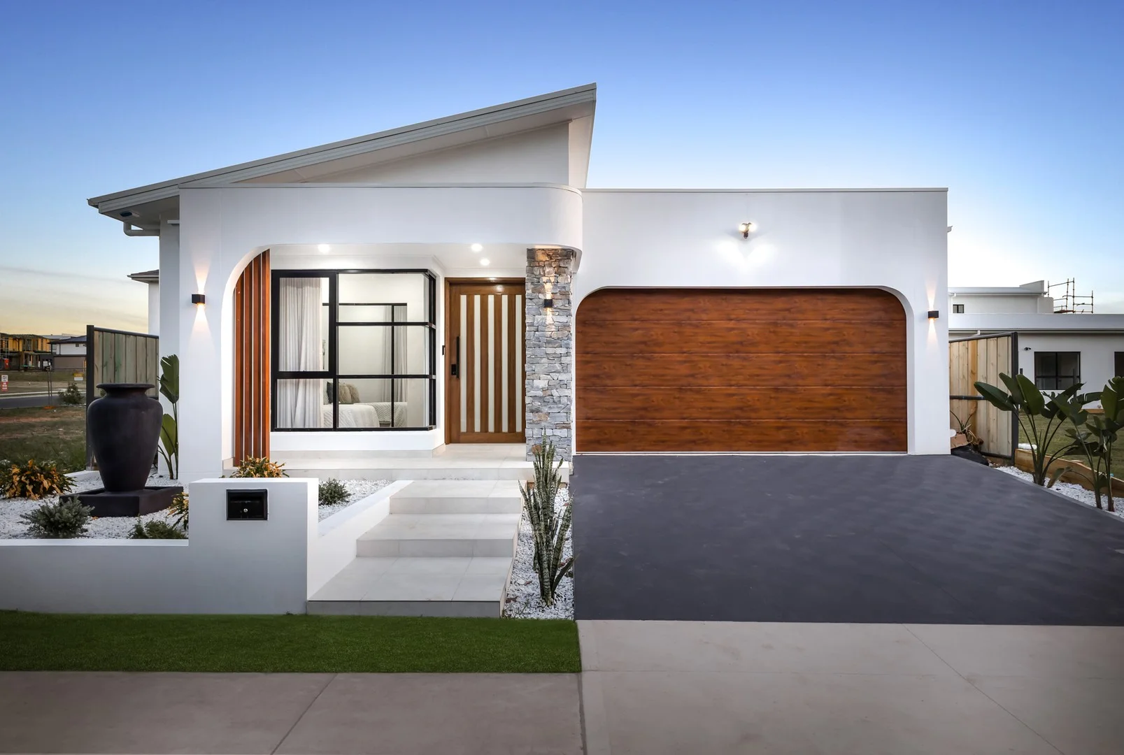 220 Mount Carmel Drive (1/24)