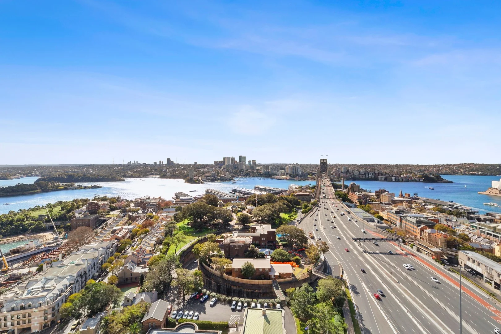 2201/168 Kent Street (1/25)