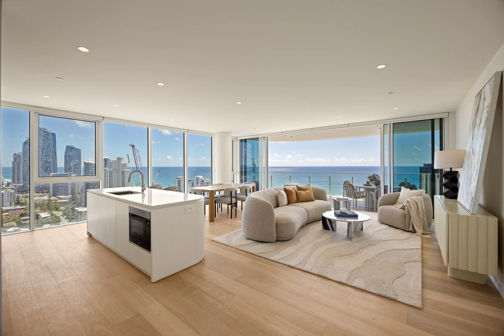 2201/4 Rosewood Avenue (1/24)