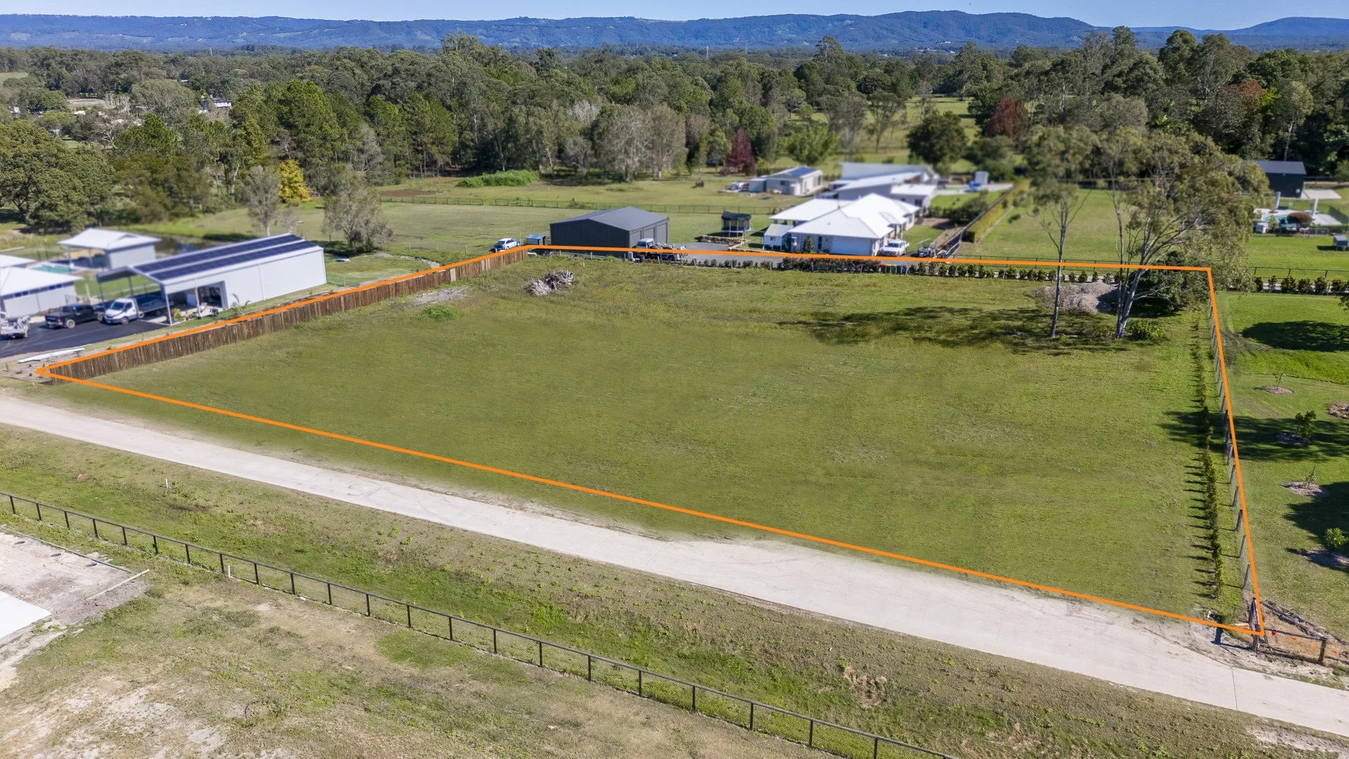 221 Alcock Road (1/4)