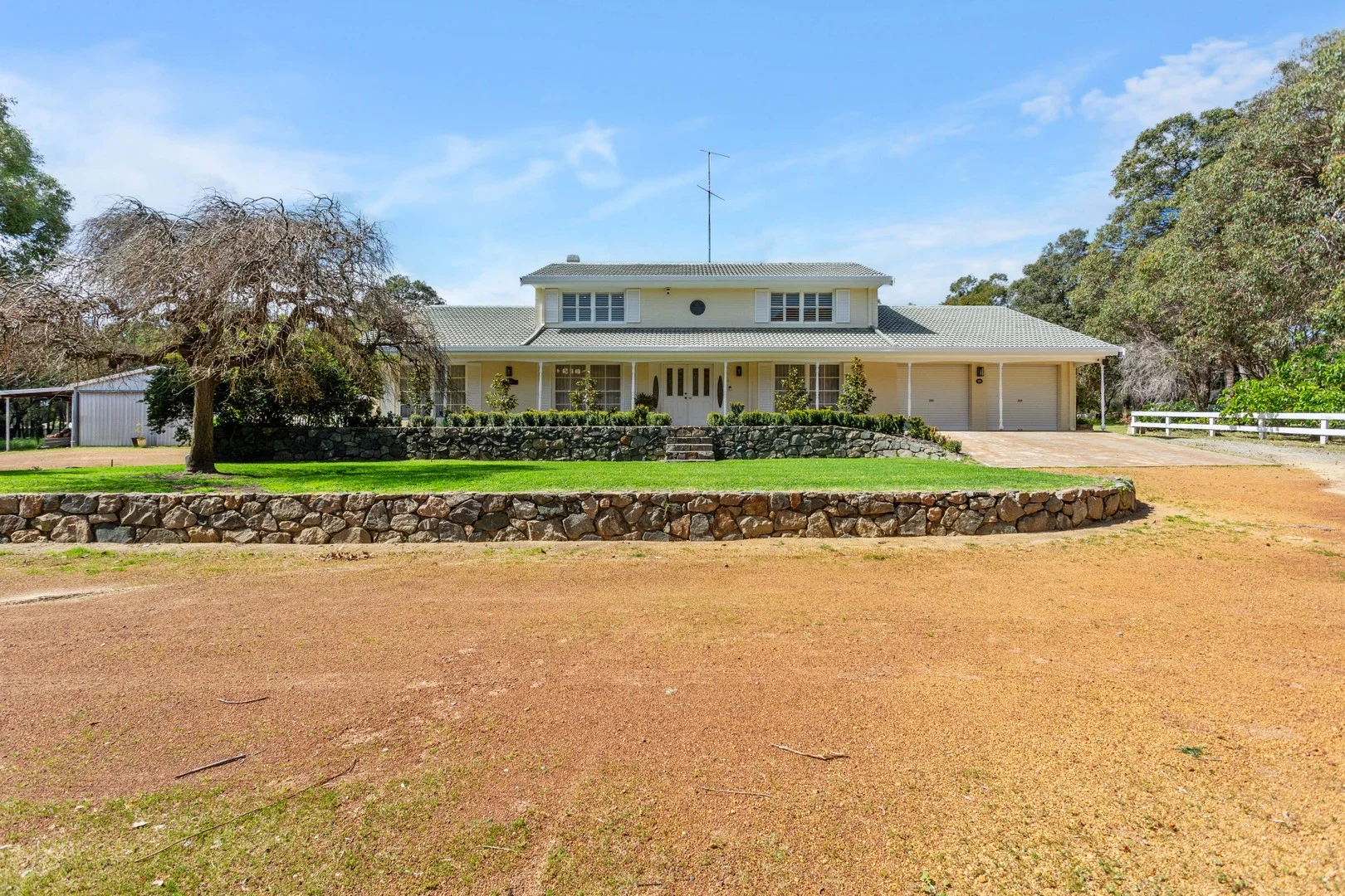 223 Hawtin Road (1/39)
