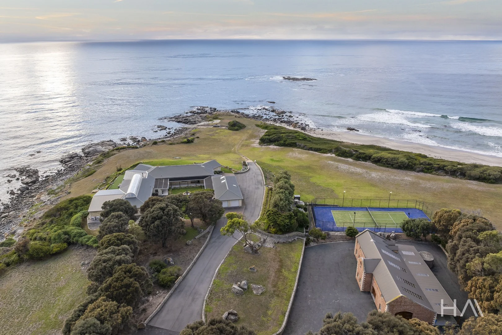 22352 Tasman Highway (1/32)