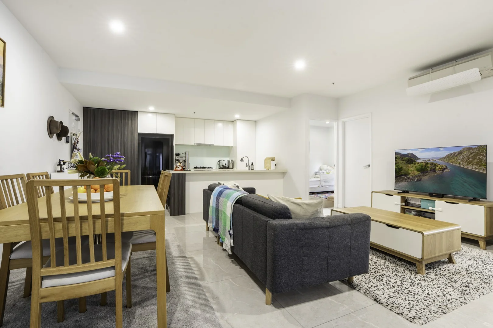 226/181 Clarence Road (1/3)