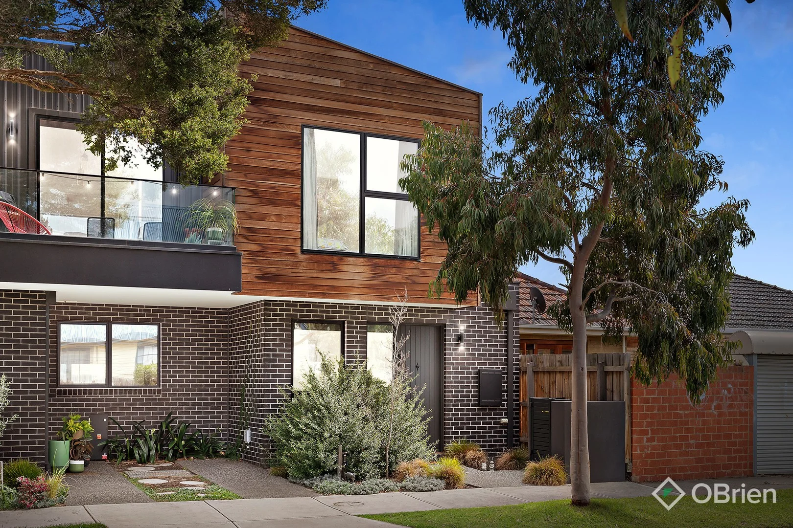 22a West Street (1/11)