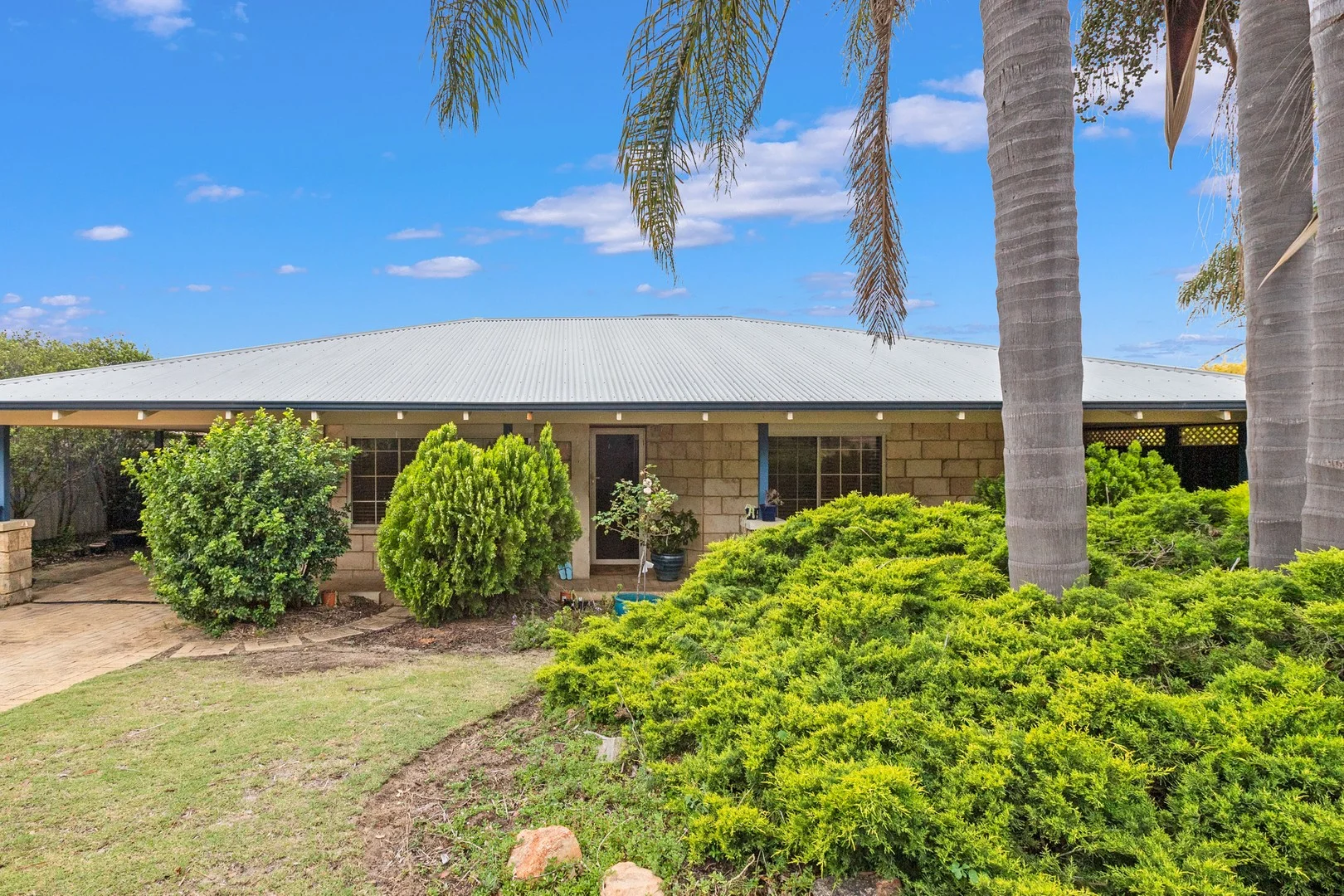 22B Josephine Way (1/28)