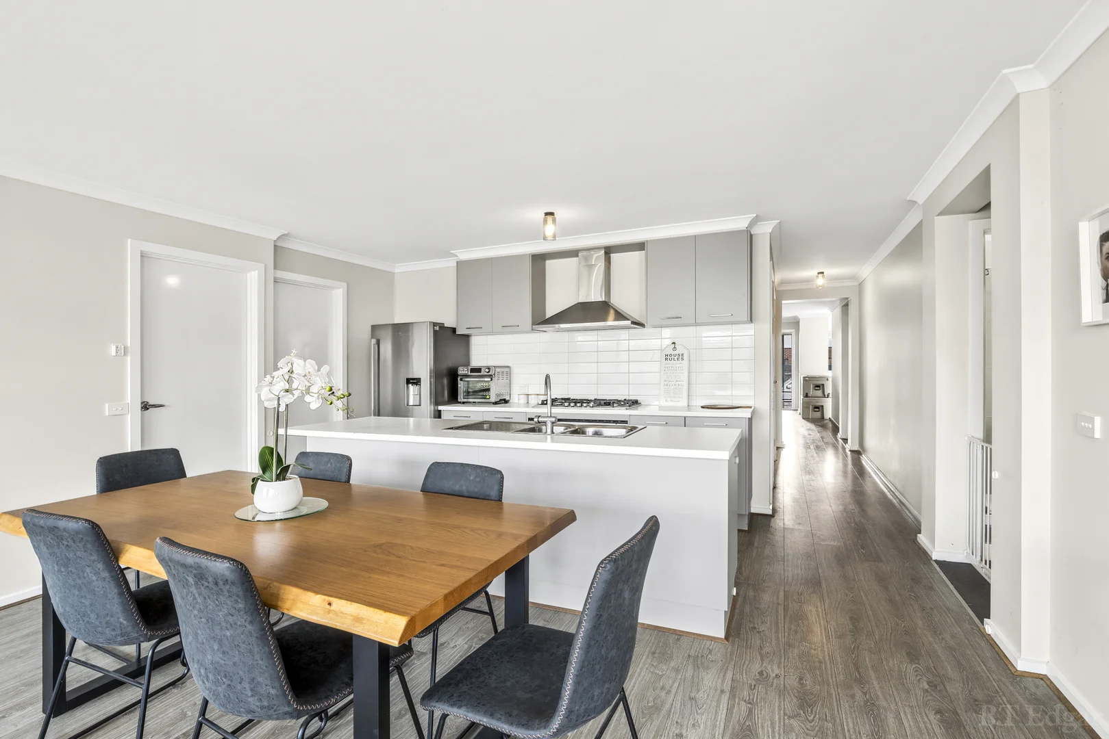 23 Anvil Street - Image 2