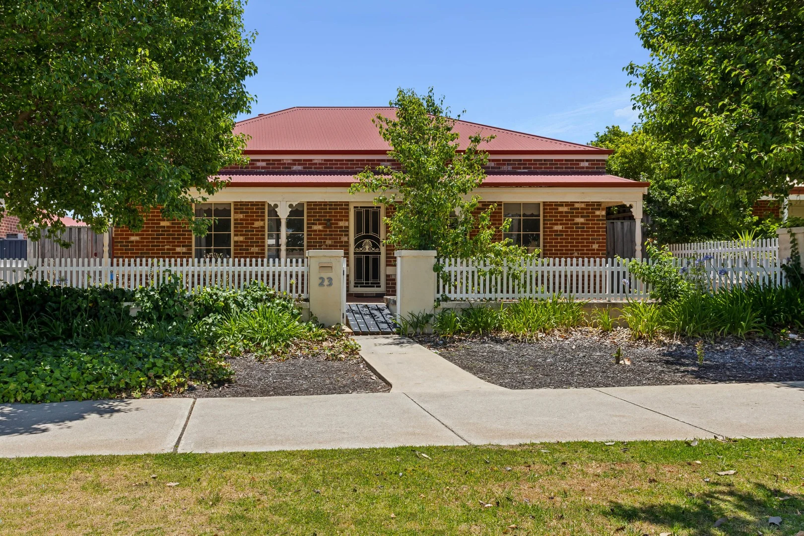 23 Arbor Drive (1/23)