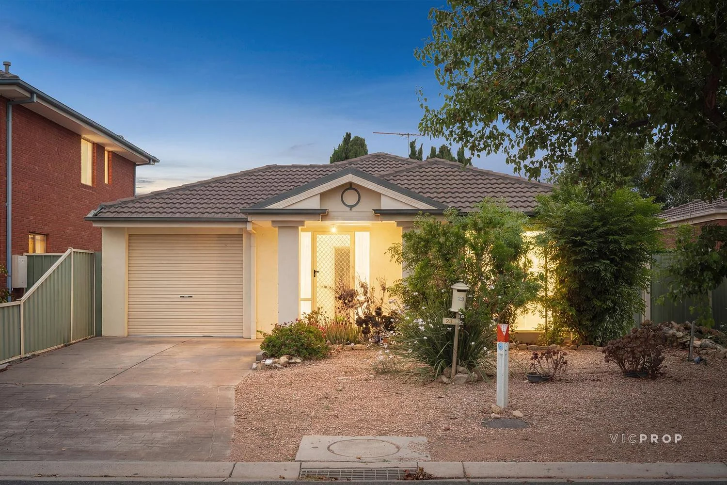 23 Dalkeith Drive (1/13)