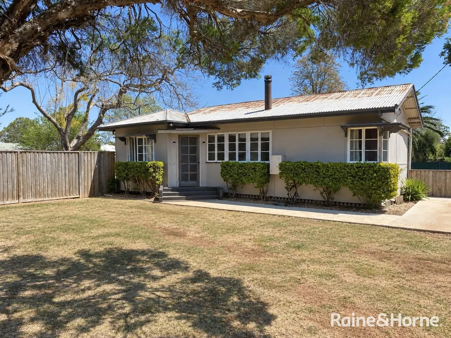 23 Hodge Street (1/3)