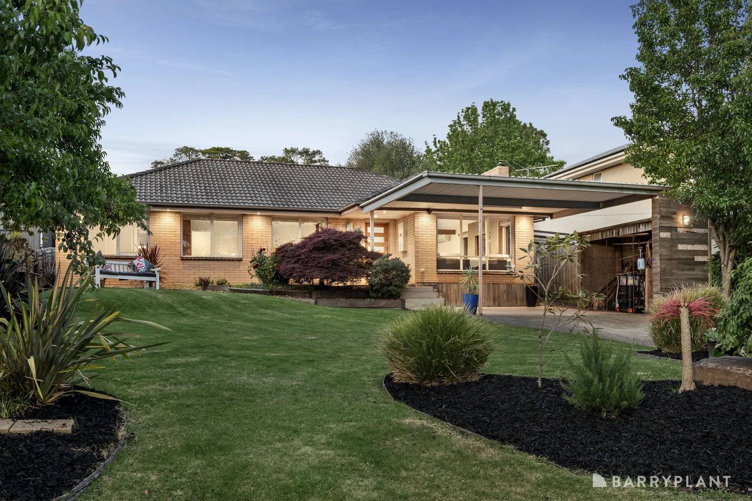 23 Howell Road (1/13)