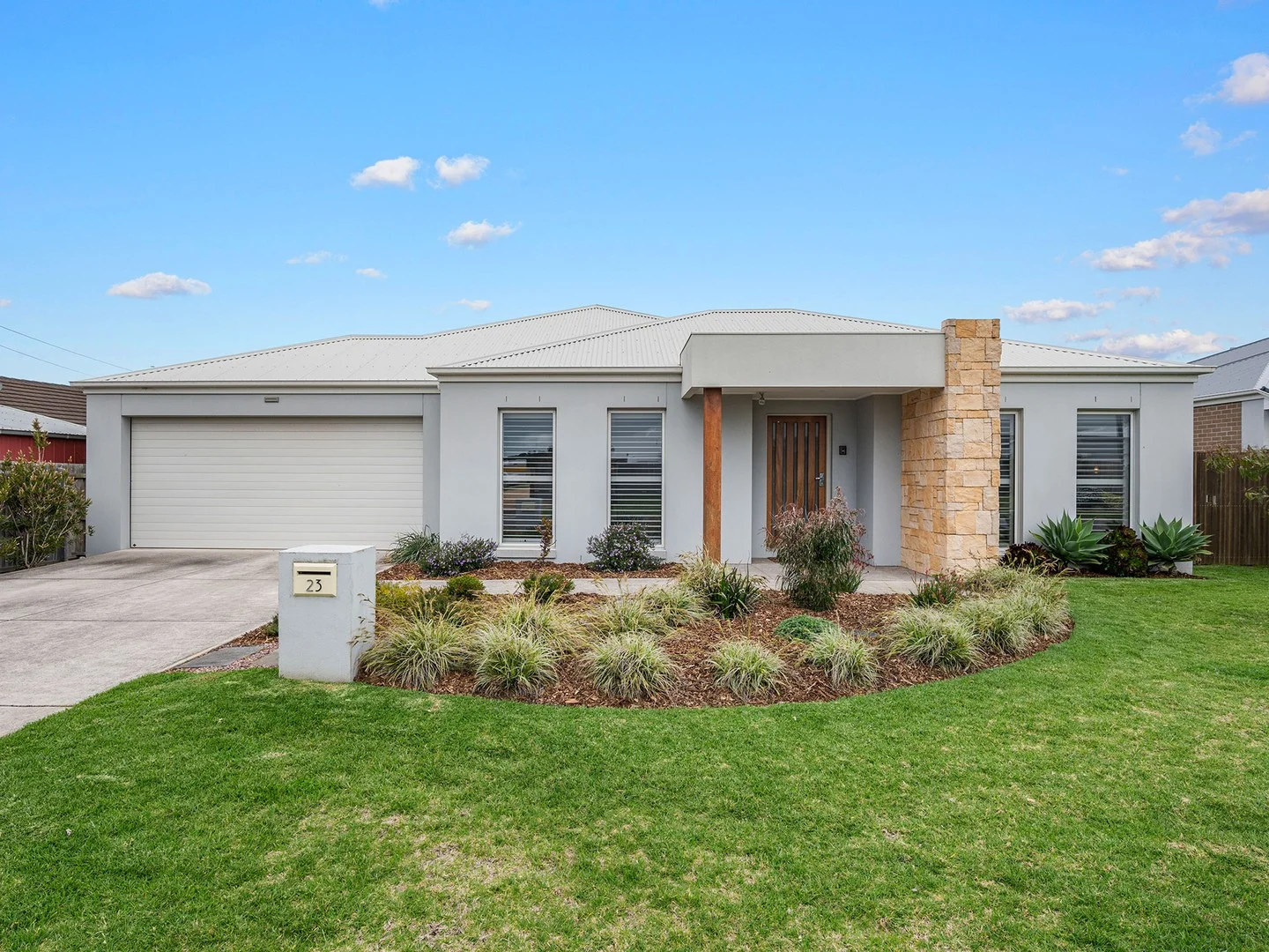 23 Mills Crescent (1/33)